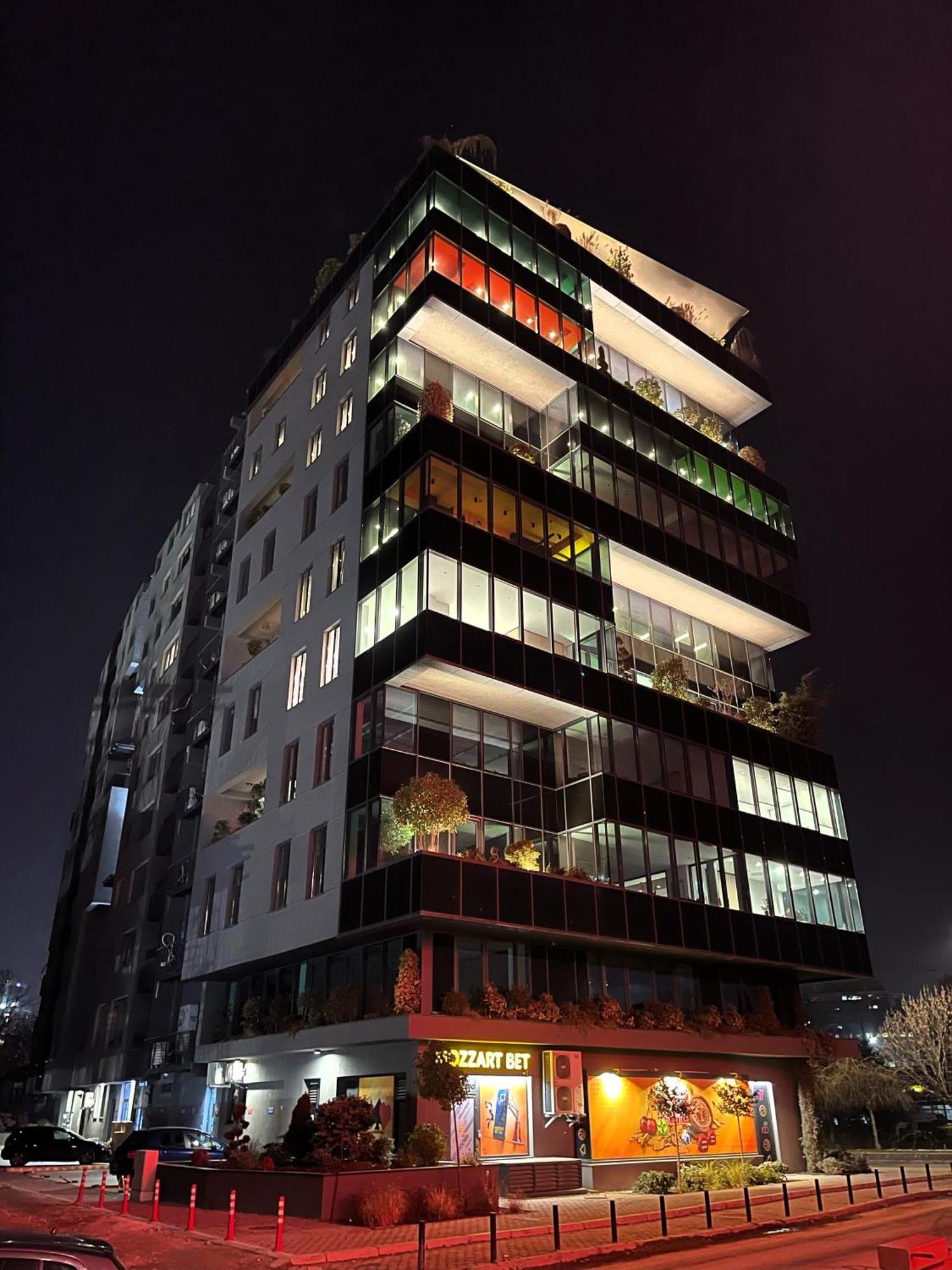 Sunlight Luxe Apartment Skopje Luaran gambar